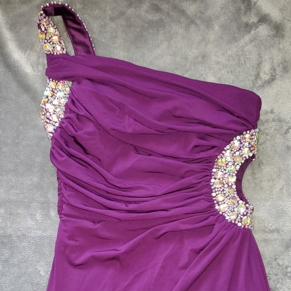 Dress - Picture 2 of 5